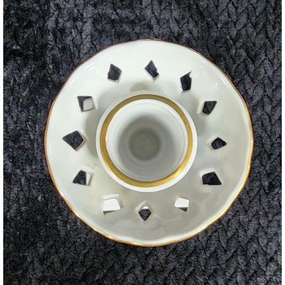 Vintage Arnart Porcelain Pierced Lattice Candle Holder White & Gold 1950s–1980s - Picture 2 of 8